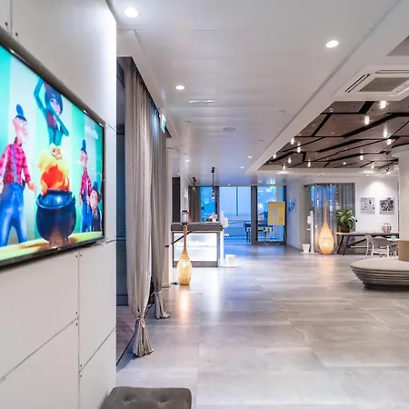 Nautilus Family Hotell 4*