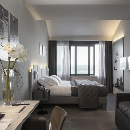 Nautilus Family Hotell 4*