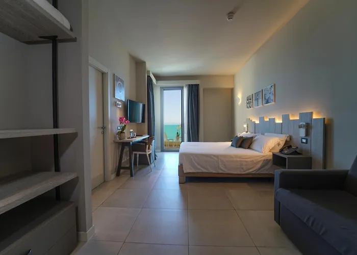 Hotel Nautilus Family 4*