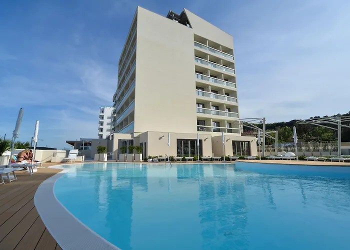 Nautilus Family Hotel 4*