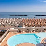 Nautilus Family Hotel 4*