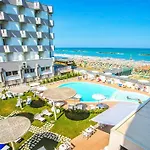 Nautilus Family Hotel
