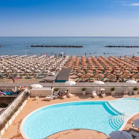 Nautilus Family Hotel 4*