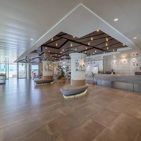 Nautilus Family Otel 4*