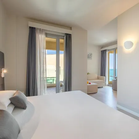 Nautilus Family Otel 4*