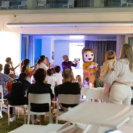 호텔 Nautilus Family 4*