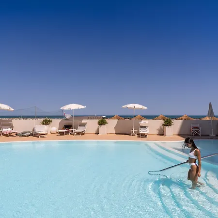 Nautilus Family 4* 페자로