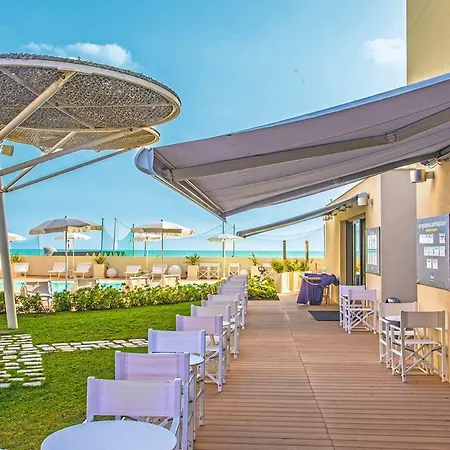 Hotel Nautilus Family 4*