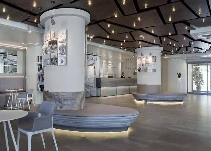 Готель Nautilus Family 4*