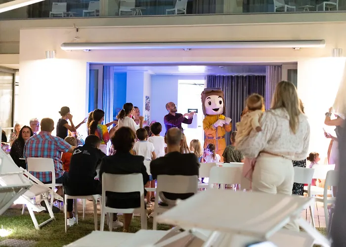 Готель Nautilus Family 4*